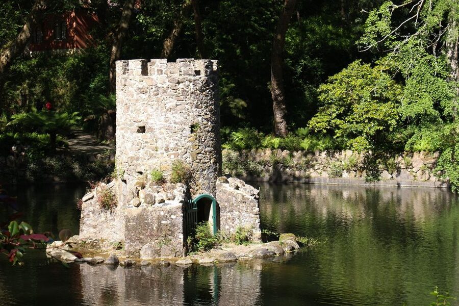 Sintra Palaces and Cascais Magical Experience Private Tour - What $277 per person really buys