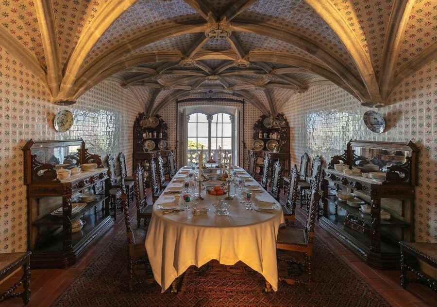 Sintra: Private Tour with Guided Pena Palace Experience - Two hours inside Pena Palace