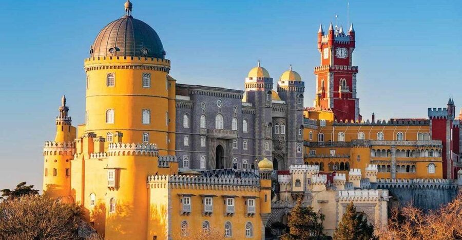 Sintra: Private Tour with Guided Pena Palace Experience - Sintra Village in one hour