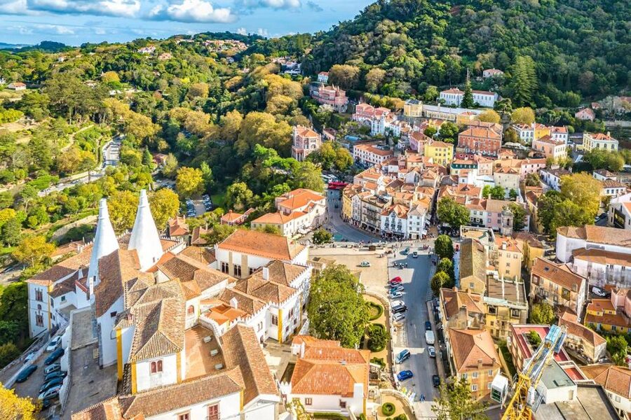 Sintra: Private Tour with Guided Pena Palace Experience - What the private format is really worth
