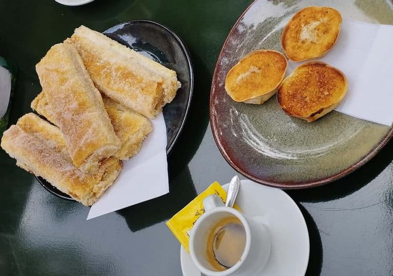 Sintra Unique Tour - Two Palaces and Azenhas do Mar - A 75-minute village break and lunch