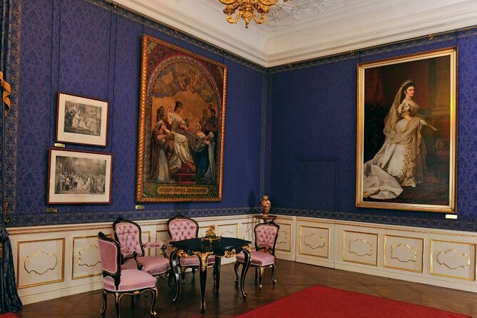 Sisi's Royal Palace Tour with Hotel pickup & Cake in Palace Café - Who should book this Gödöllő outing