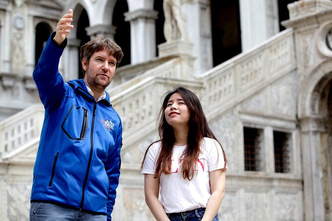 Skip-the-Line: Doge's Palace & St. Mark's Basilica Fully Guided Tour - Meeting the guide near Riva degli Schiavoni