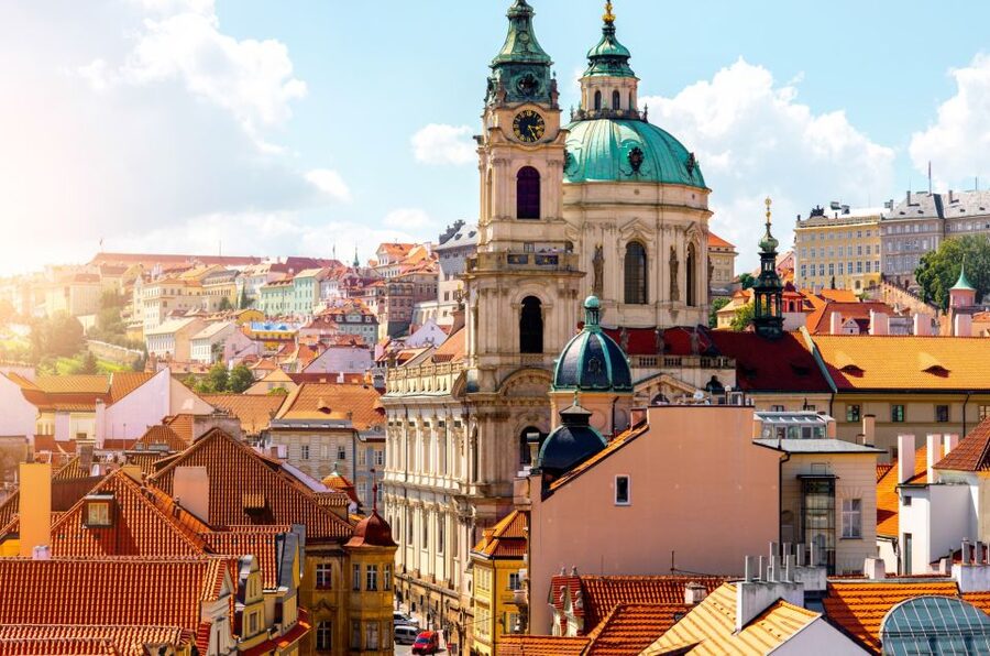 Skip-the-line Lobkowicz Palace Private Tour & Concert - Why Lobkowicz Palace feels different from Prague Castle