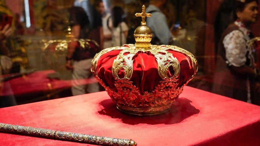 "Skip the line" Royal Palace + Prado Museum - Free time after the palace visit