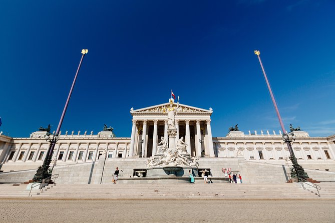 Skip-the-Line Schonbrunn Palace Guided Tour and Vienna Historical City Tour - Arriving at Schönbrunn Palace
