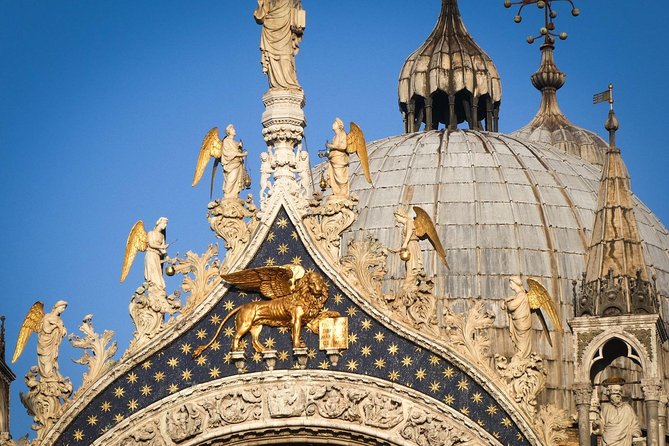 Skip the Line Venice Doge's Palace and St. Mark's Basilica Tour - Crossing the Bridge of Sighs