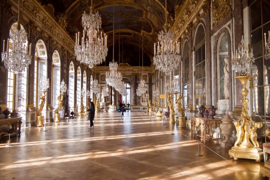 Skip-the-Line Versailles Palace Tour by Train from Paris - The gardens, Musical Gardens, and Fountain Show