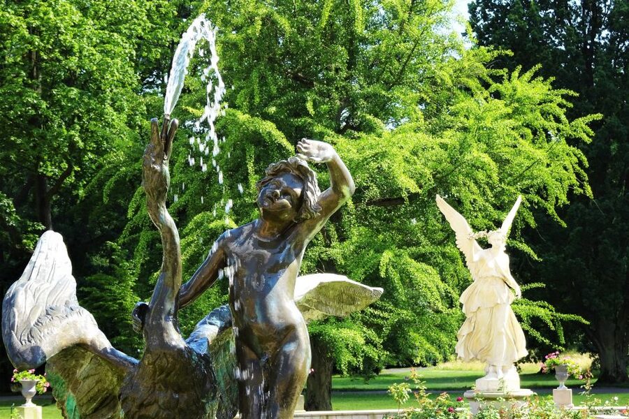 Skip-the-Line Wilanow Palace and Gardens Private Tour Warsaw - Is $151 per person good value?