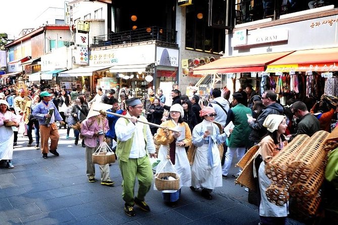 Small-Group Royal Palace and Seoul City Tour (hotel pick-up) - Jogyesa Temple brings quiet to central Jongno