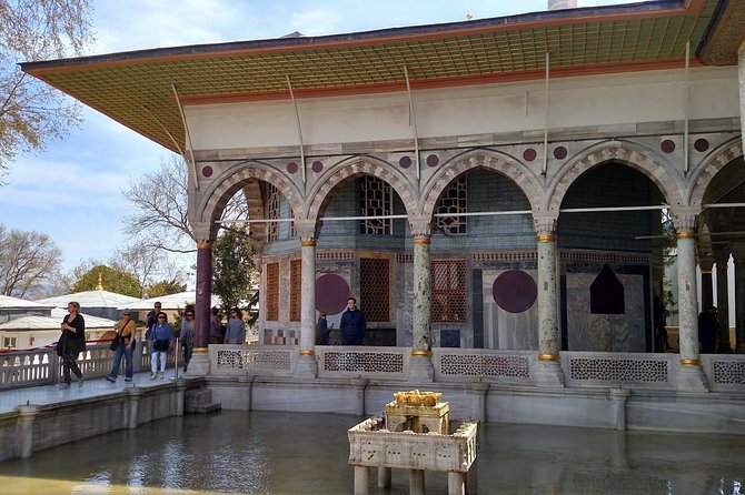 Small-Group Topkapi Palace and Harem Tour with Tickets - Bosphorus and Golden Horn views from the upper terraces