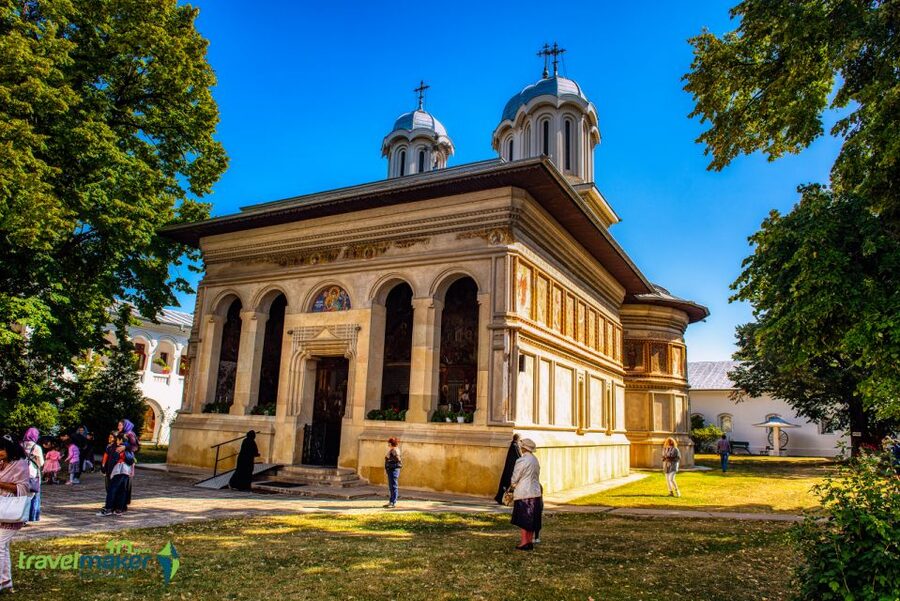 Small Group Tour to Mogosoaia Palace & Snagov Monastery - Mogosoaia Palace and the Brancovenesc style