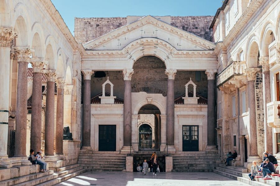 Split: Diocletian's Palace Private walking tour - Starting on the Riva and finding the palace