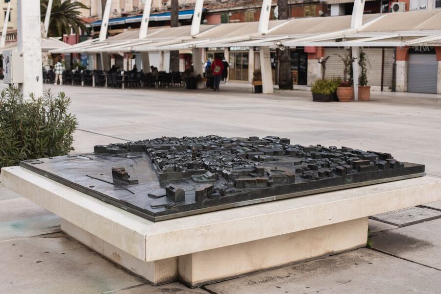 Split: Palace & Old Town Private Walking Tour-Entrance incl. - Pjaca, Fruit Square, and Venetian Split