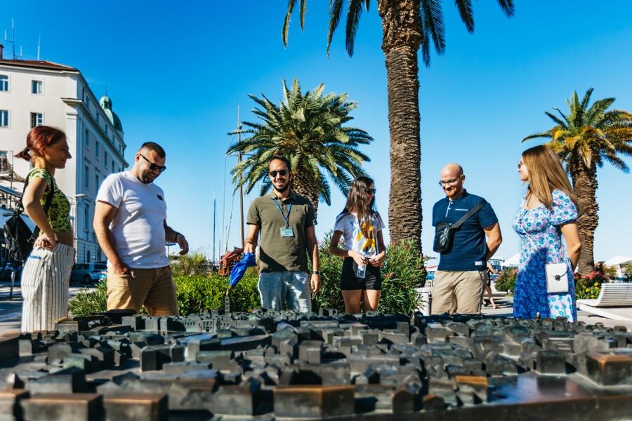 Split: Private Walking Tour with Diocletian's Palace - A quick stop at the Game of Thrones Museum