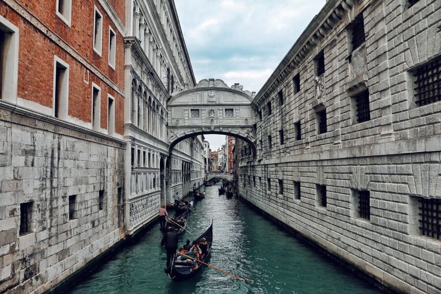 St. Mark’s Basilica, Doge’s Palace & Glass Factory Tour - Who should book this tour?