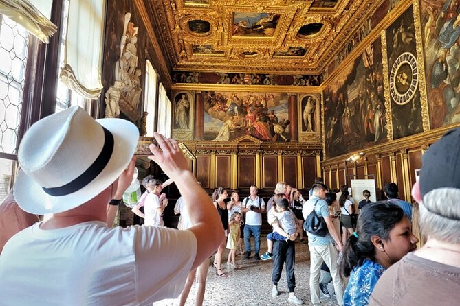 St Mark's, Doge's Palace, with Murano and Burano & Gondola Ride - Who should book this Venice tour?