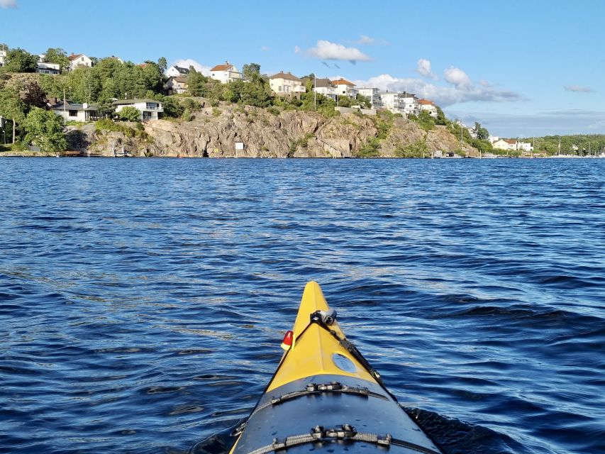 Stockholm: Guided Kayak Tour to Drottningholm Royal Palace - From Riddarholmen Church to the quiet side of Stockholm