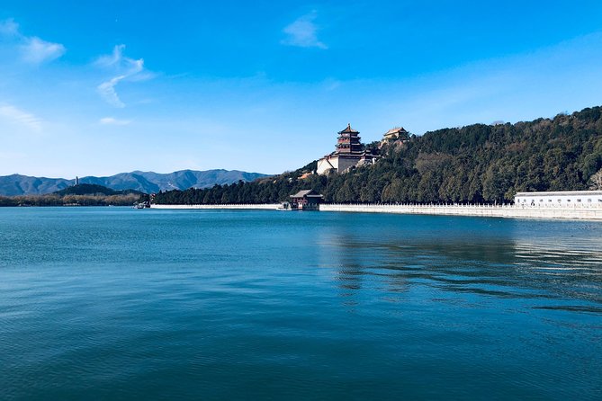 Summer Palace Tour - The Tower of Buddhist Incense and the climb above the lake