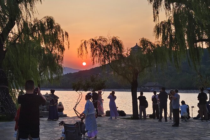 Summer Palace Walking Tour - Beijing - The painted Long Corridor in ten minutes