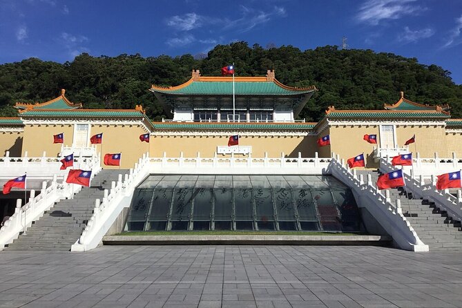 Taipei City Morning Tour with National Palace Museum entry - The guide makes the difference