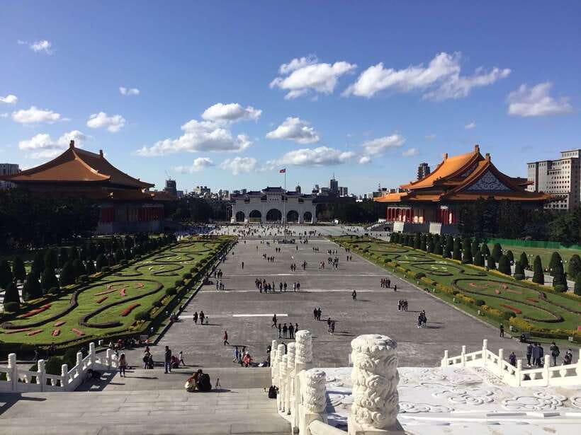 Taipei: Morning City Tour with National Palace Museum Entry - Transport, timing, and the real pace