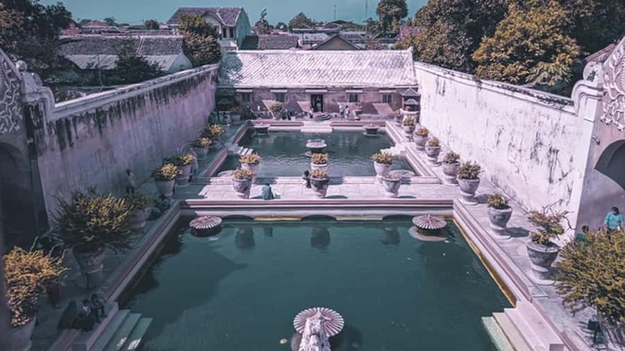 Taman sari water castle, sultan palace & local food tasting - Starting at Alun Alun Yogyakarta