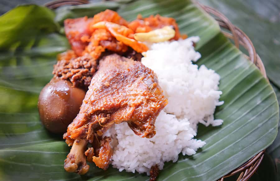 Taman sari water castle, sultan palace & local food tasting - Finishing with Gudeg in Wijilan