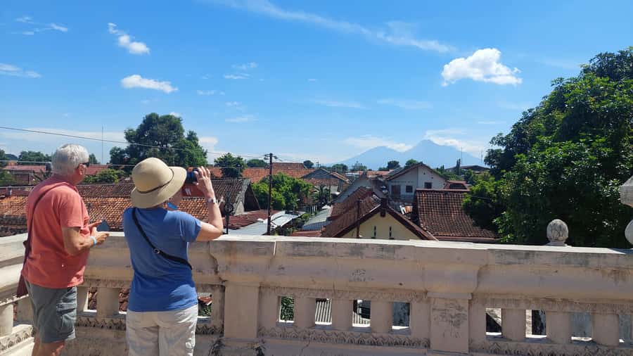 Taman sari water castle, sultan palace & local food tasting - Who will enjoy this four-hour walk