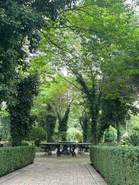 Tbilisi: Ritual Palace & Vintage Car Museum - A Georgian Courtyard and a Home Recreated