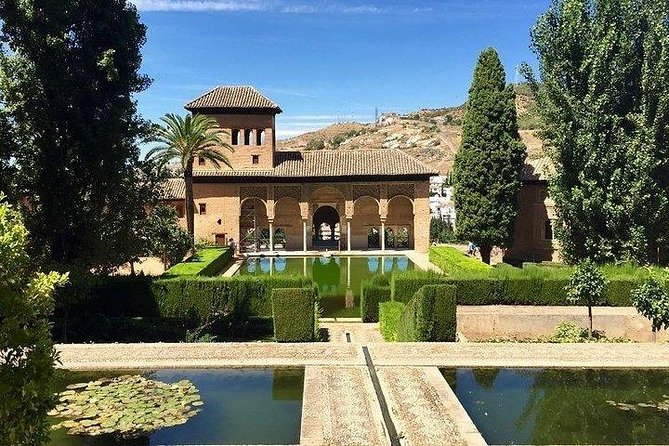 The Best of Alhambra & Granada: Private Tour with Nasrid Palaces - The cathedral and four central landmarks from outside