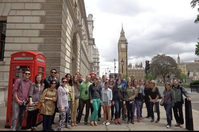 The Changing of the Guard Tour and Buckingham Palace - Downing Street and the Horse Guards photo stop