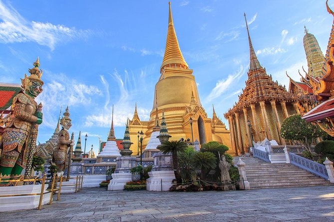 The Grand Palace, Wat Phra Kaew, Wat Pho Tour with Massage option - The 30-minute Thai massage option