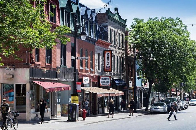 The Original Montreal Mural Arts Tour by Spade & Palacio - One hour along the Main