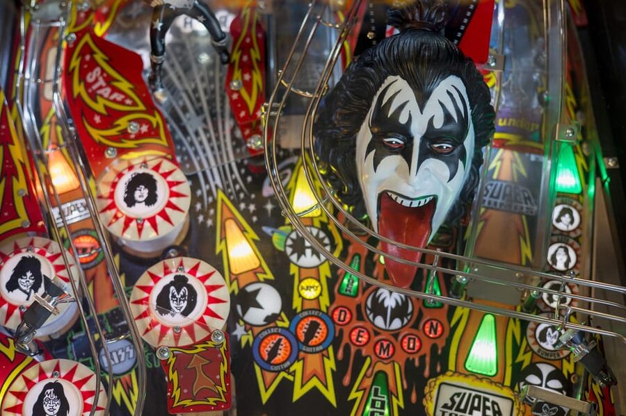The Pinball Palace at Dezerland Park Admission - How to use the one-hour visit well