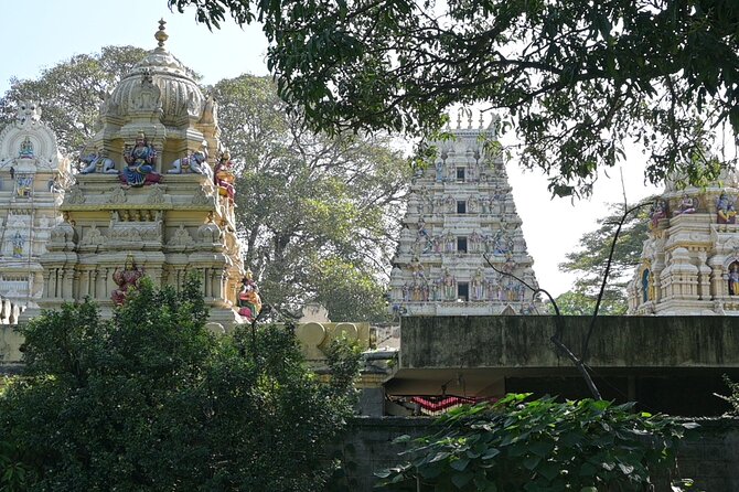 Tipu Palace + Koté Vishnu + Fort + KR Market + Jain Temple = Bengaluru Pété Walk - Bangalore Fort and what remains of the old defenses