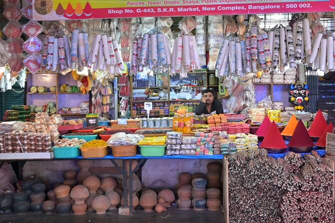 Tipu Palace + Koté Vishnu + Fort + KR Market + Jain Temple = Bengaluru Pété Walk - What the guide adds to the experience