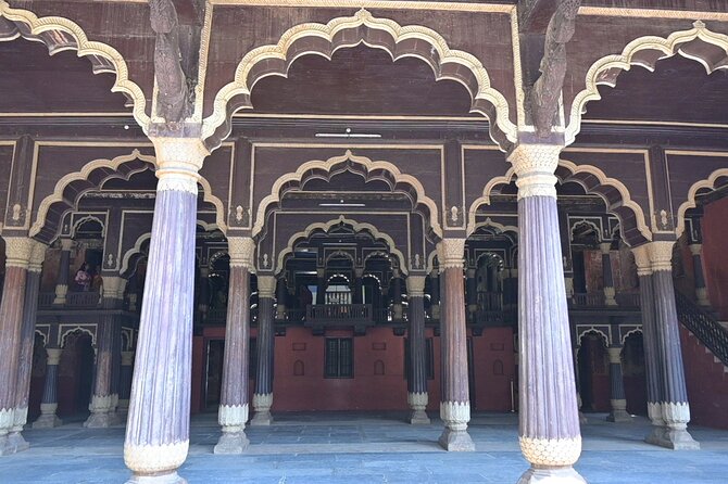 Tipu Palace + Koté Vishnu + Fort + KR Market + Jain Temple = Bengaluru Pété Walk - Starting at Tipu Sultan’s teak palace