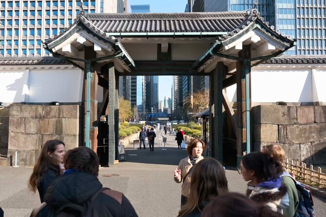 Tokyo Castle, Imperial Palace, Shogun & Garden Walking Tour - Two hours, a small group, and the price