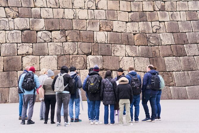Tokyo Castle & Imperial PalaceーShogun Walking Tour - Imperial Palace East Gardens and the final walk