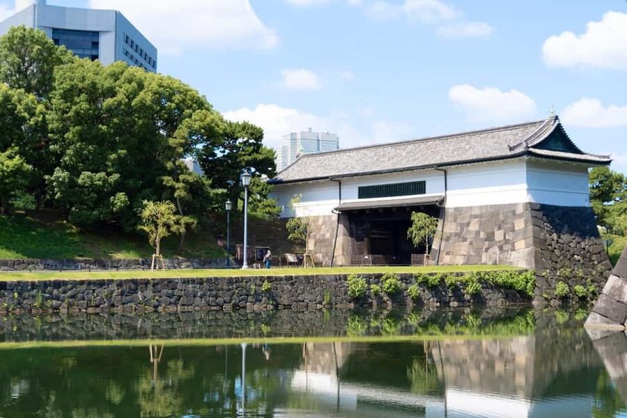 Tokyo: Edo Castle and Imperial Palace Guided Walking Tour - Is $3.22 good value?