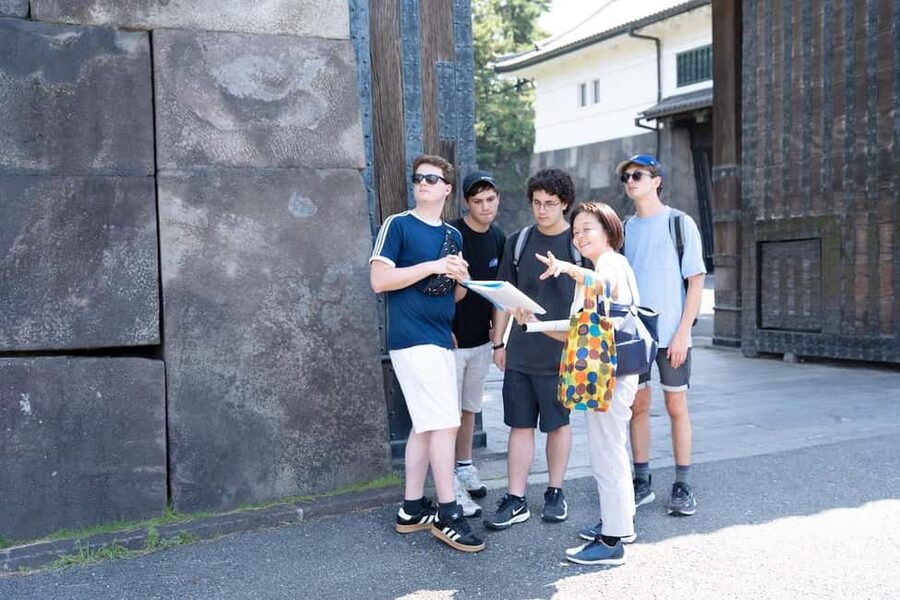 Tokyo: Edo Castle and Imperial Palace Guided Walking Tour - Honmaru, the heart of Edo Castle