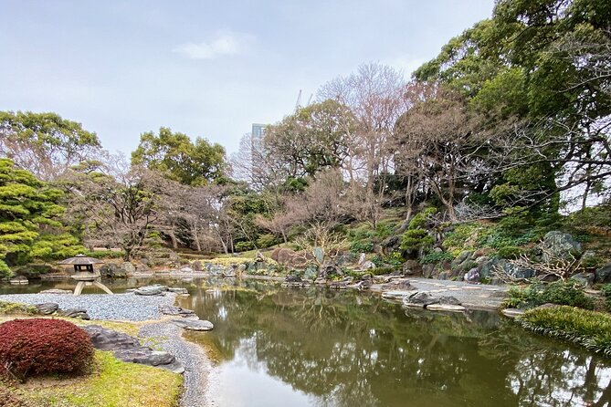 Tokyo: Edo Castle & East Garden of the Imperial Palace Tour - Walking through the former castle grounds