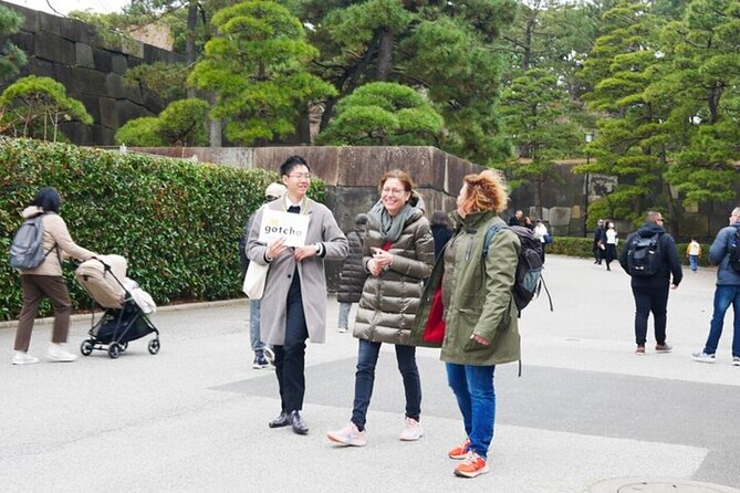 Tokyo: Edo Castle & East Garden of the Imperial Palace Tour - A relaxed two-hour pace