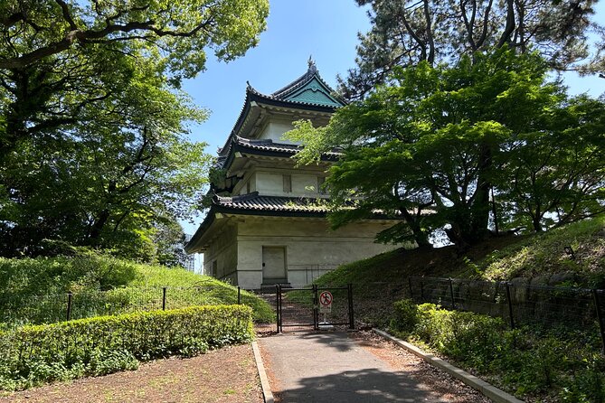 Tokyo: Imperial Palace and Shogun Historical Walking Tour - The East Gardens route, step by step