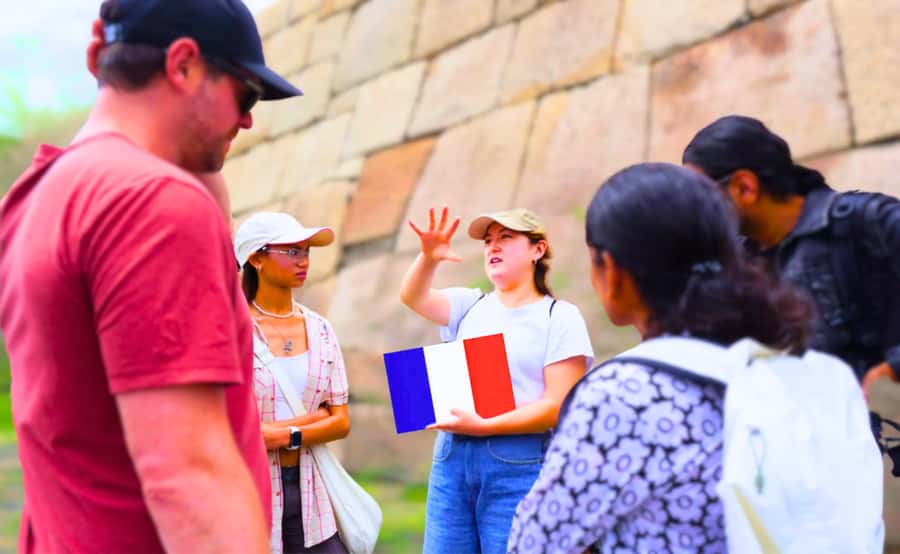 Tokyo: Imperial Palace, the history of Japan (ENGLISH GUIDE) - Passing through Otemon