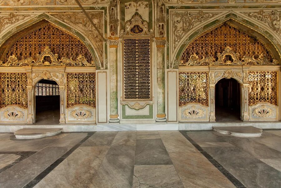Topkapi Palace and Harem Istanbul Fast-Track Tickets, Tour - Choosing Between the Transfer Options