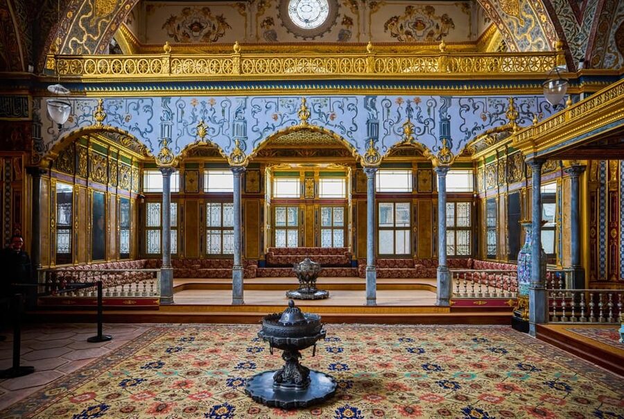 Topkapi Palace and Harem Istanbul Fast-Track Tickets, Tour - Private Group Size and Guide Languages