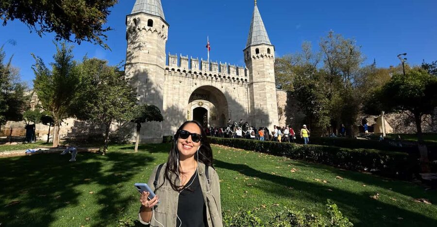 Topkapi Palace and Harem Skip-the-Line-Tickets & Audio Guide - The first courtyards: a gradual move into Ottoman court life