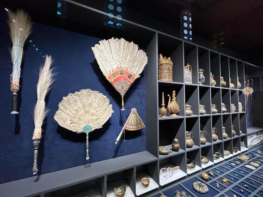 Topkapi Palace and Harem Skip-the-Line-Tickets & Audio Guide - Treasury, jewelry, and sacred relics
